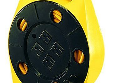 Portable 4-Outlet Cord Reel: Bayco SL-755